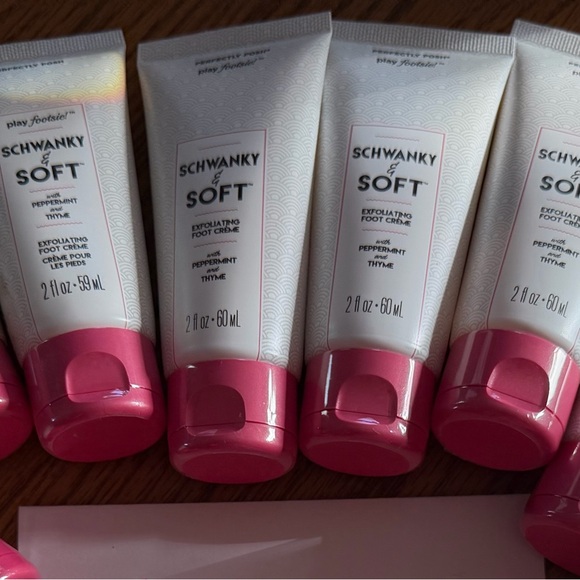 Perfectly Posh Other - Perfectly Posh Schwanky & Soft Exfoliating Foot Creme - Pink and White